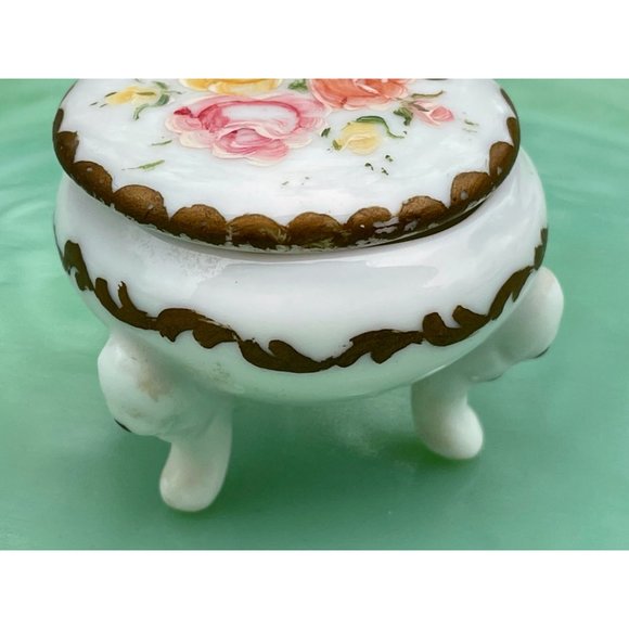 Vintage footed Porcelain Trinket box Hand painted roses - Picture 6 of 7